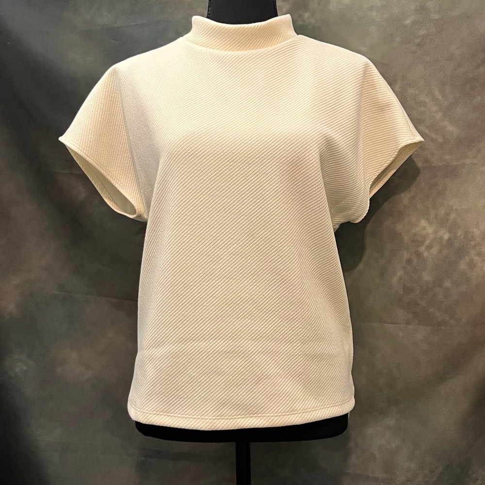 Betsys Boutique Shop Mock Neck Textured Cap Sleeve Top‎ Womens Size S Cream